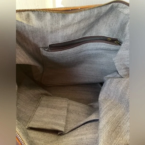 Custom Made Leather Tote Travel Bag - Picture 5 of 6